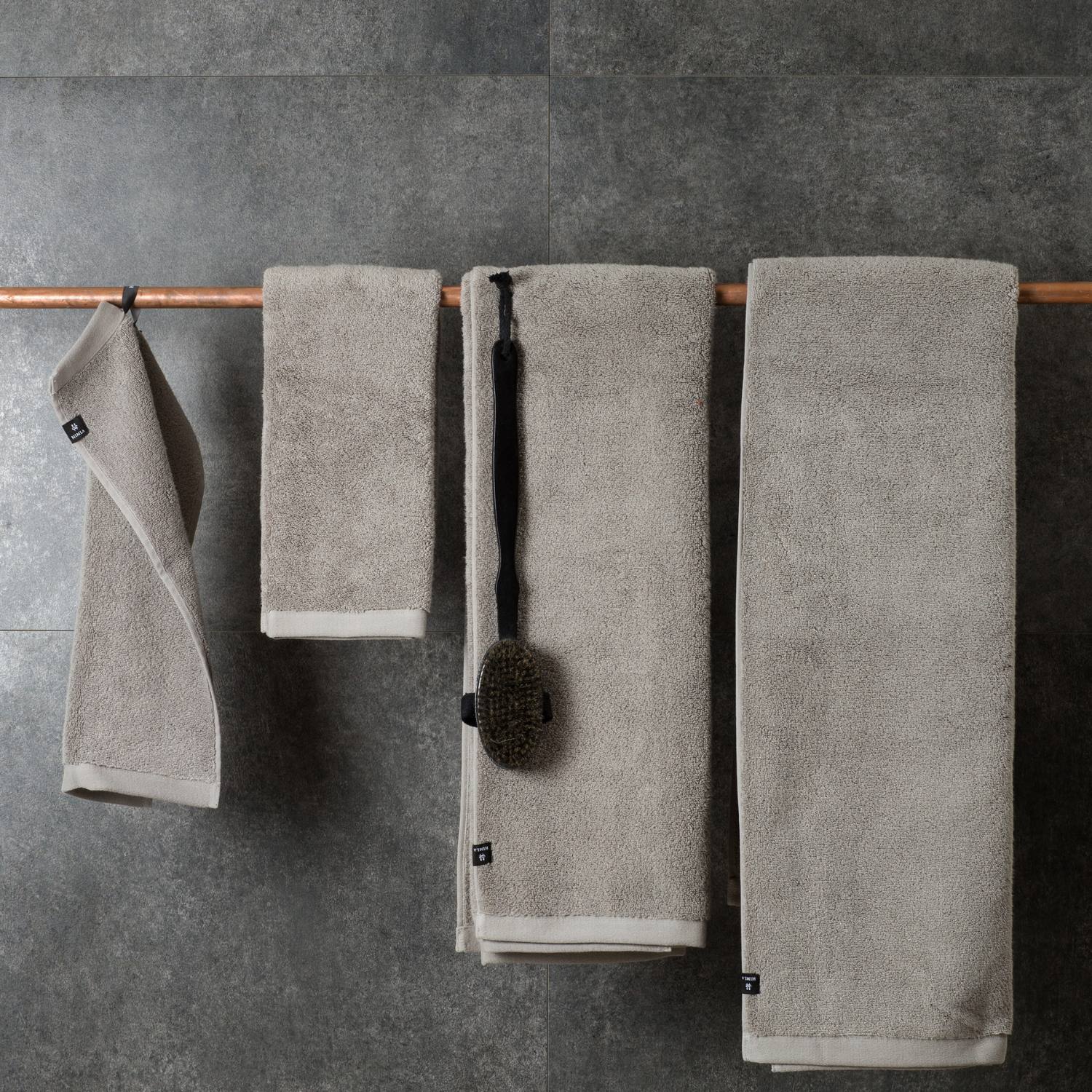 Hurtigtørrende, blødt håndklæde Økologisk Bomuld HIMLA Grå